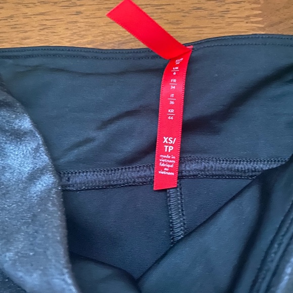 Spanx Faux Leather Leggings Sz XS- Black - Picture 2 of 5